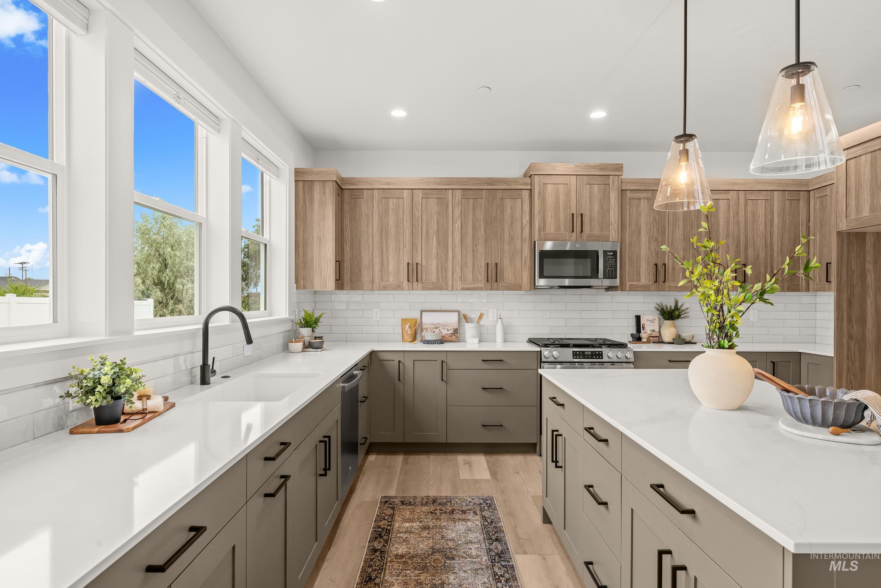 393 Hidden Mill Ct, Middleton, Idaho 83644, 4 Bedrooms, 3 Bathrooms, Residential For Sale, Price $599,000,MLS 98992562