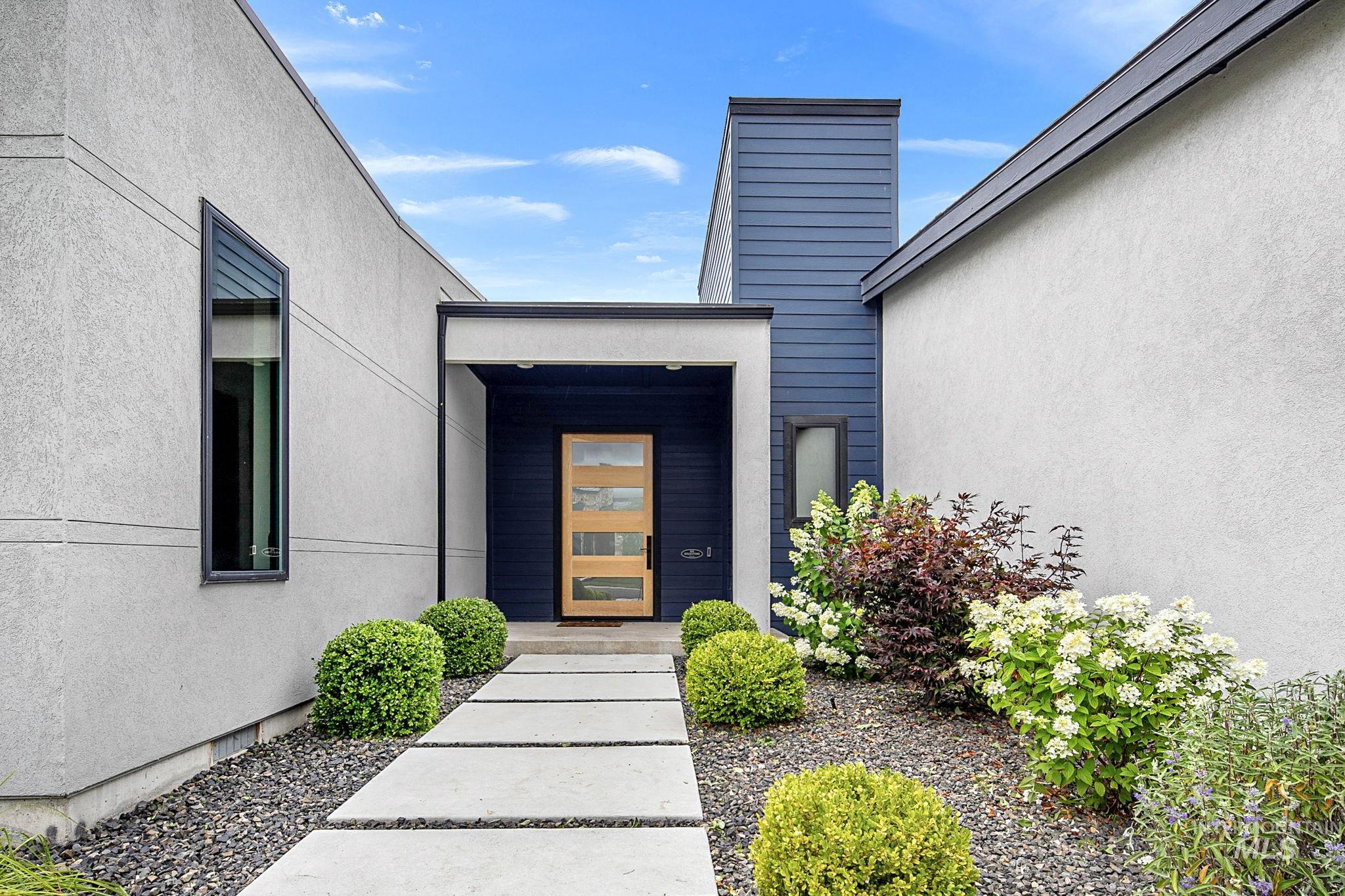 1849 E Garden Brook Drive, Eagle, Idaho 83616-7588, 3 Bedrooms, 3.5 Bathrooms, Residential For Sale, Price $1,824,000,MLS 98992564