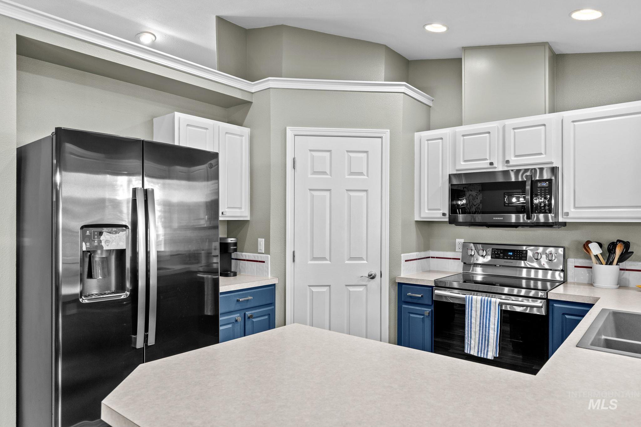 2619 E Apricot Ct., Meridian, Idaho 83646, 3 Bedrooms, 2 Bathrooms, Residential For Sale, Price $442,000, 98992566