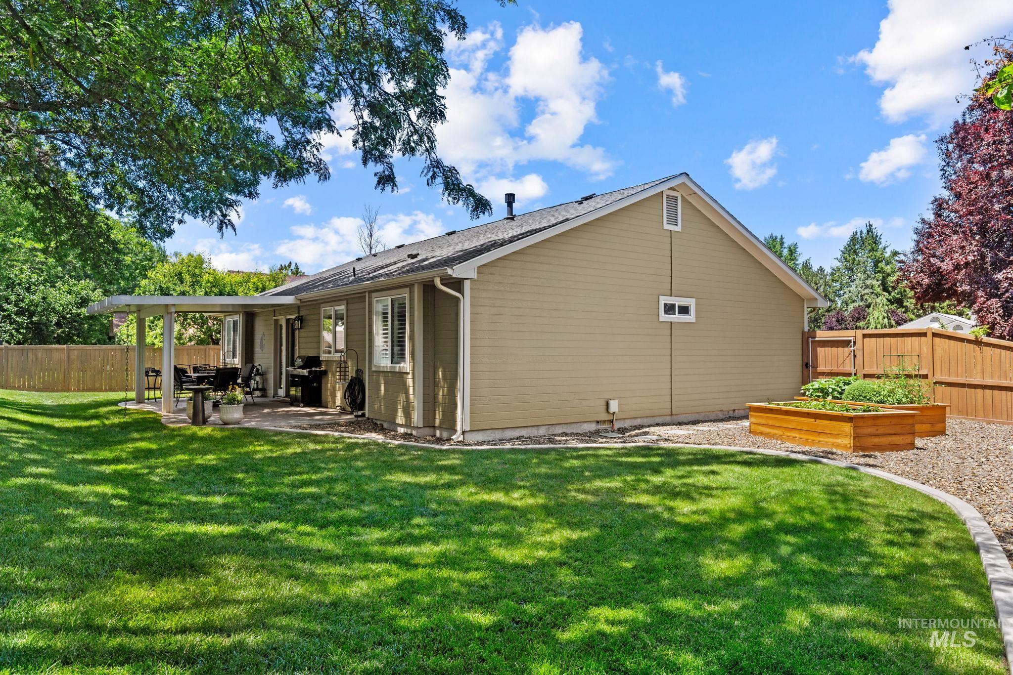 2619 E Apricot Ct., Meridian, Idaho 83646, 3 Bedrooms, 2 Bathrooms, Residential For Sale, Price $442,000, 98992566