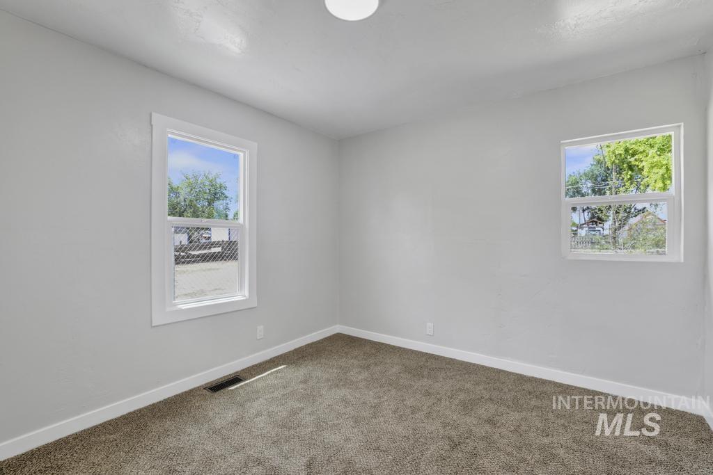500 W Avenue D, Jerome, Idaho 83338, 5 Bedrooms, 2 Bathrooms, Residential For Sale, Price $339,900, 98992567