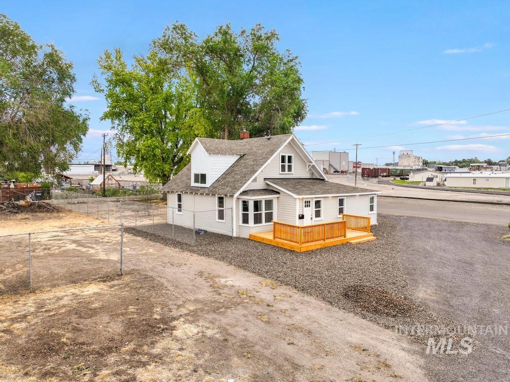 500 W Avenue D, Jerome, Idaho 83338, 5 Bedrooms, 2 Bathrooms, Residential For Sale, Price $339,900, 98992567