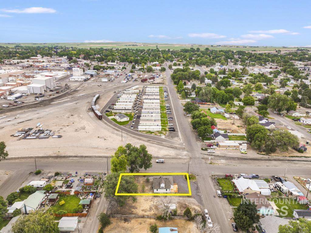 500 W Avenue D, Jerome, Idaho 83338, 5 Bedrooms, 2 Bathrooms, Residential For Sale, Price $339,900, 98992567