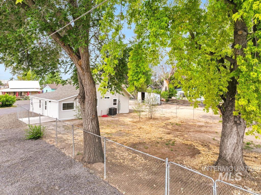 500 W Avenue D, Jerome, Idaho 83338, 5 Bedrooms, 2 Bathrooms, Residential For Sale, Price $339,900, 98992567