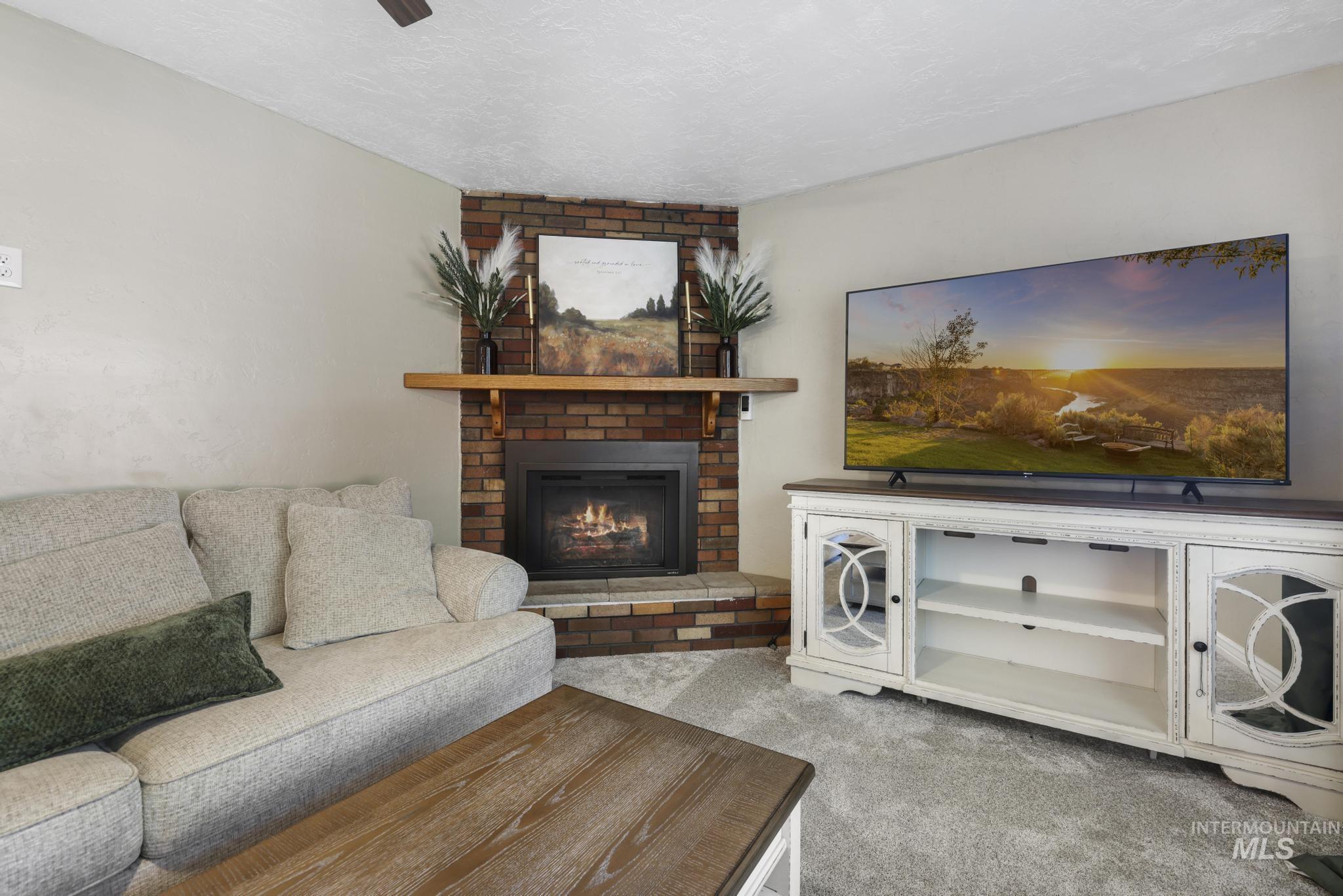 1059 Pinewood Cir, Twin Falls, Idaho 83301-3338, 5 Bedrooms, 2.5 Bathrooms, Residential For Sale, Price $399,900, 98992568