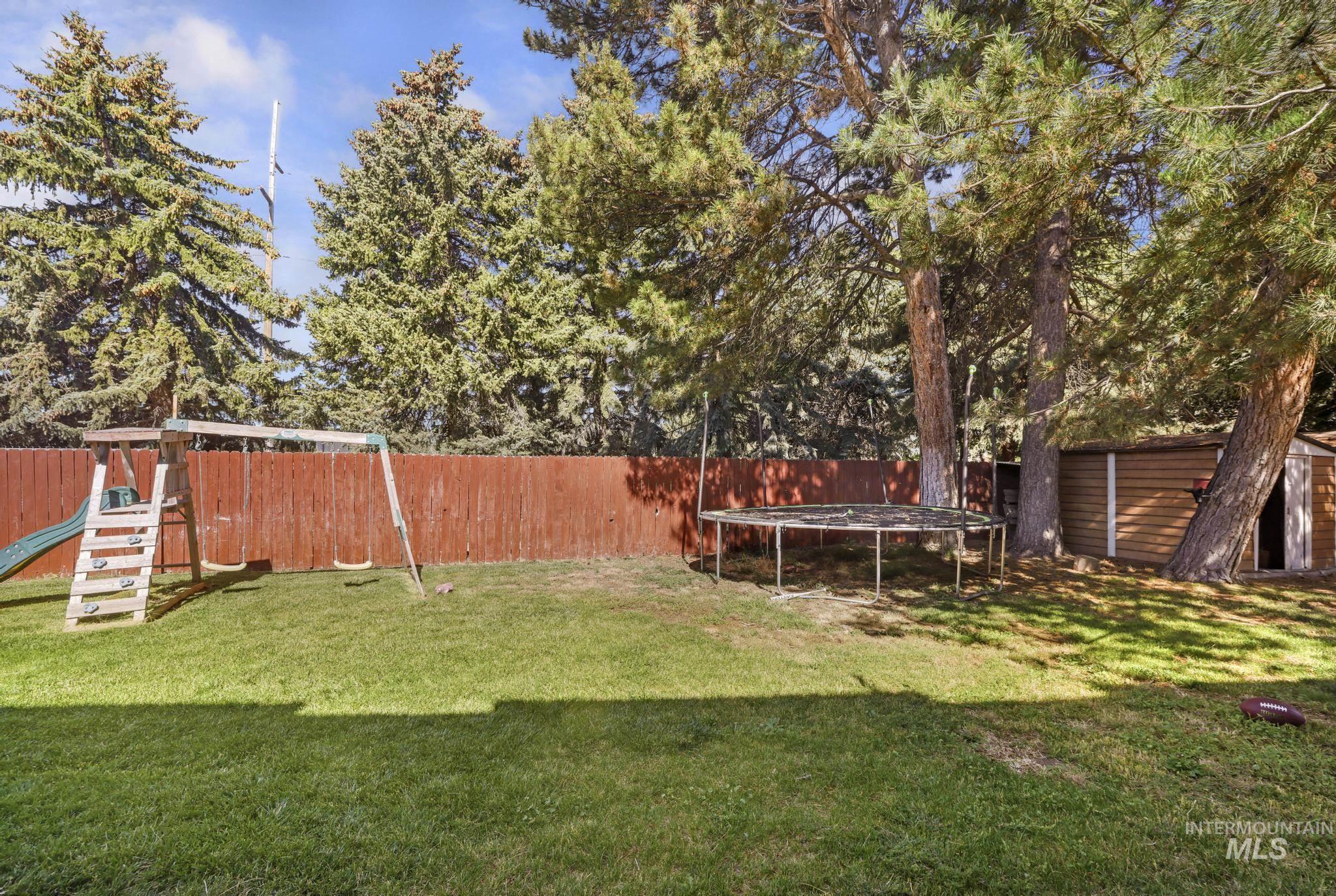 1059 Pinewood Cir, Twin Falls, Idaho 83301-3338, 5 Bedrooms, 2.5 Bathrooms, Residential For Sale, Price $399,900, 98992568