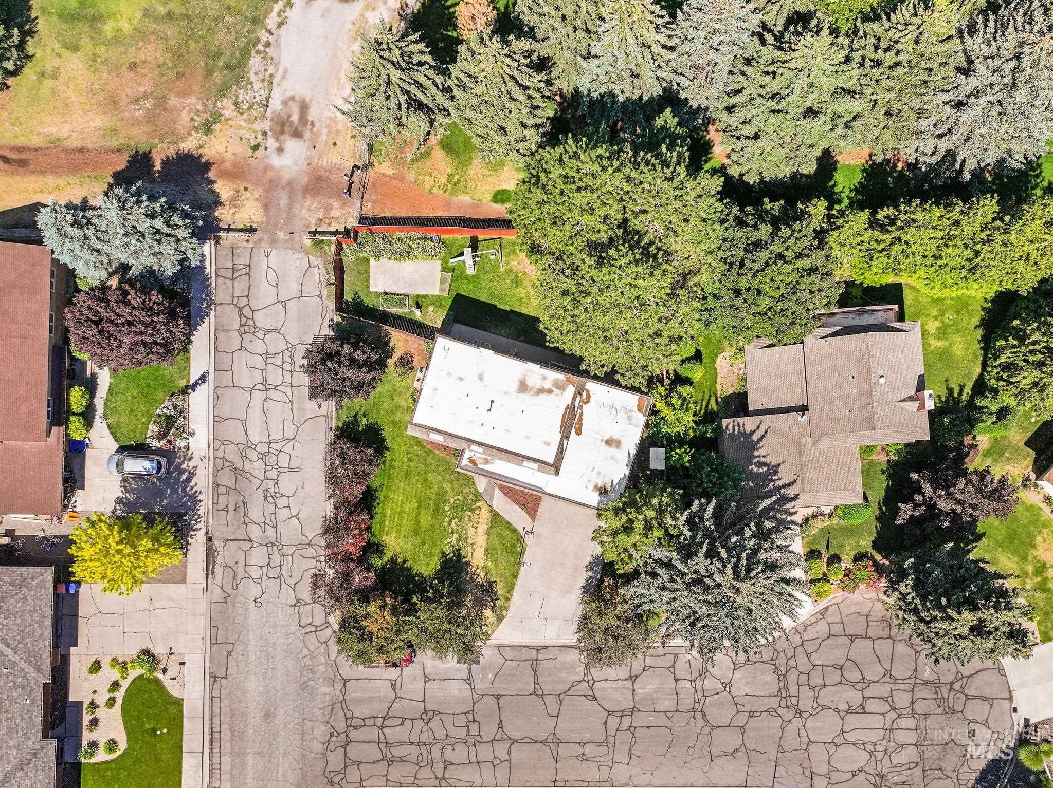 1059 Pinewood Cir, Twin Falls, Idaho 83301-3338, 5 Bedrooms, 2.5 Bathrooms, Residential For Sale, Price $399,900, 98992568