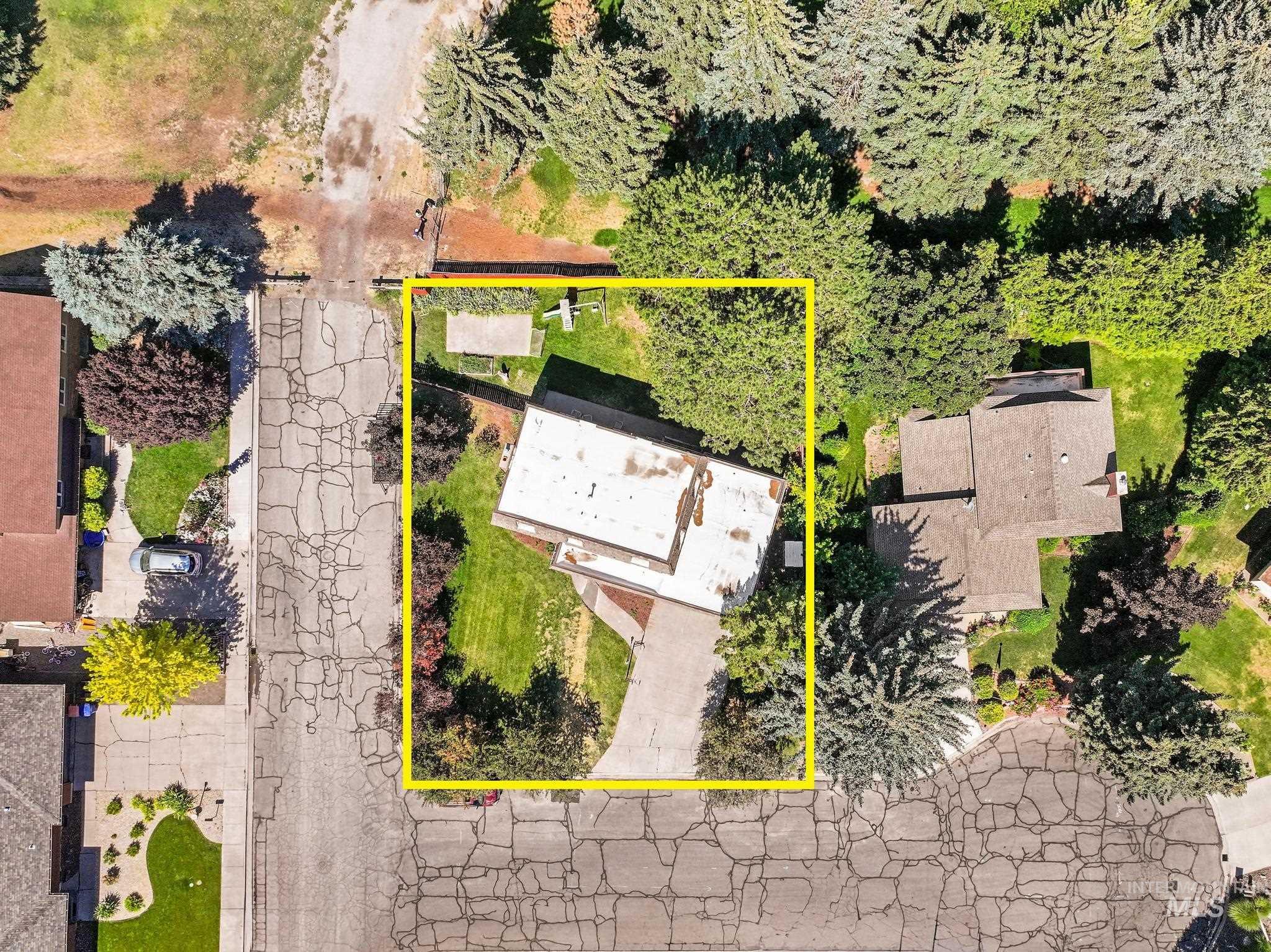 1059 Pinewood Cir, Twin Falls, Idaho 83301-3338, 5 Bedrooms, 2.5 Bathrooms, Residential For Sale, Price $399,900, 98992568