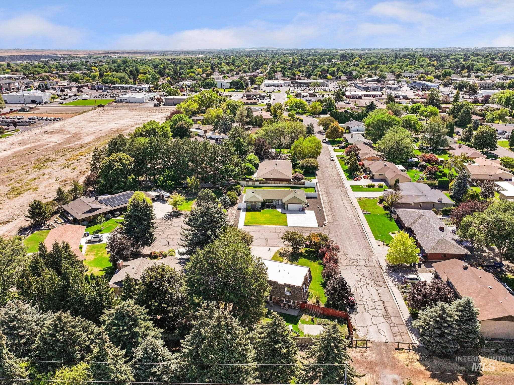 1059 Pinewood Cir, Twin Falls, Idaho 83301-3338, 5 Bedrooms, 2.5 Bathrooms, Residential For Sale, Price $399,900, 98992568