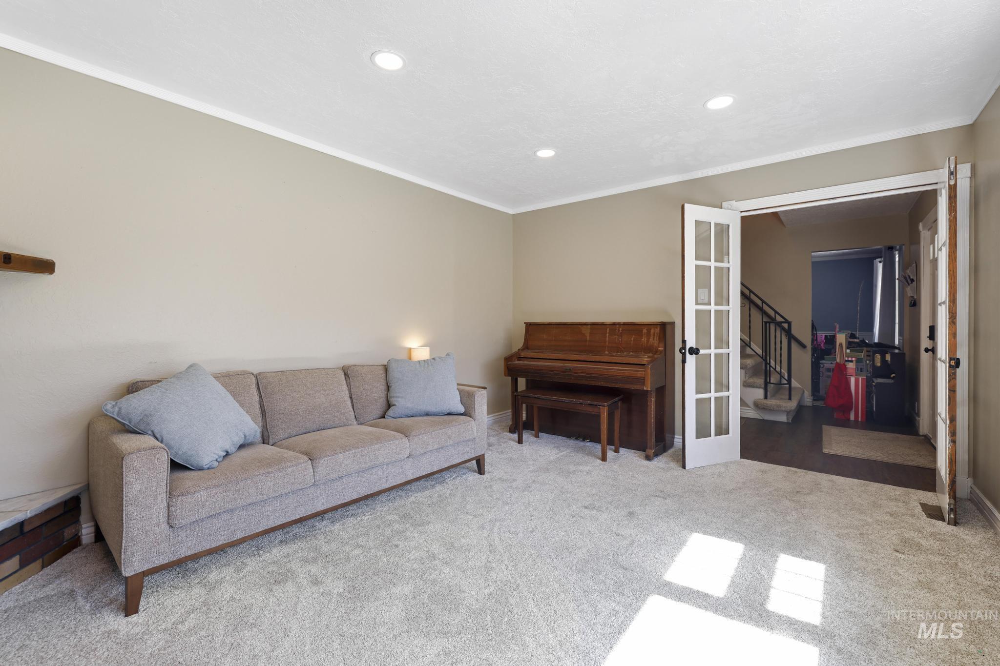 1059 Pinewood Cir, Twin Falls, Idaho 83301-3338, 5 Bedrooms, 2.5 Bathrooms, Residential For Sale, Price $399,900, 98992568