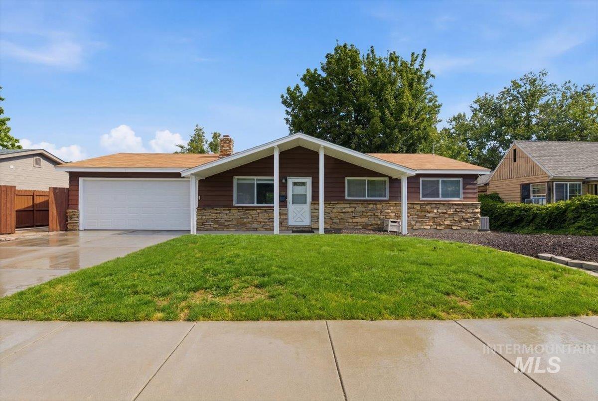 1118 W Howard St, Boise, Idaho 83706, 3 Bedrooms, 1.5 Bathrooms, Residential For Sale, Price $489,001, 98992571