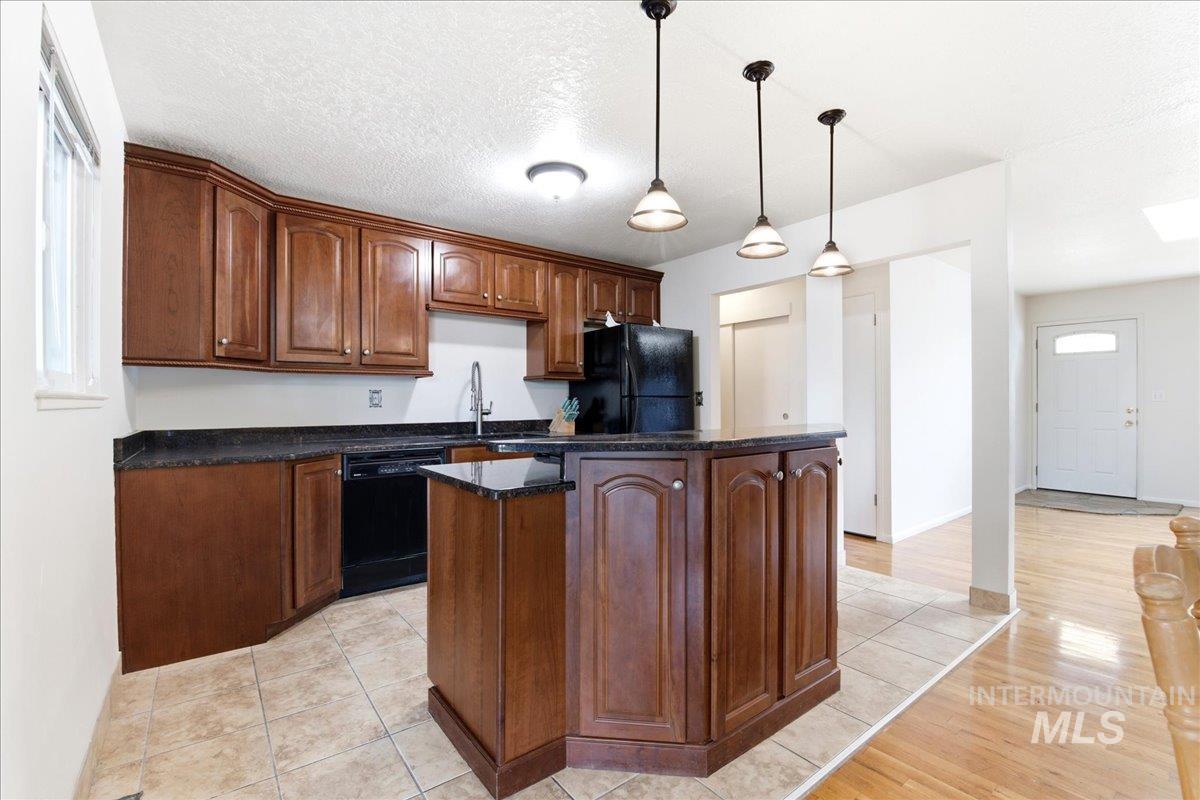 1118 W Howard St, Boise, Idaho 83706, 3 Bedrooms, 1.5 Bathrooms, Residential For Sale, Price $489,001, 98992571