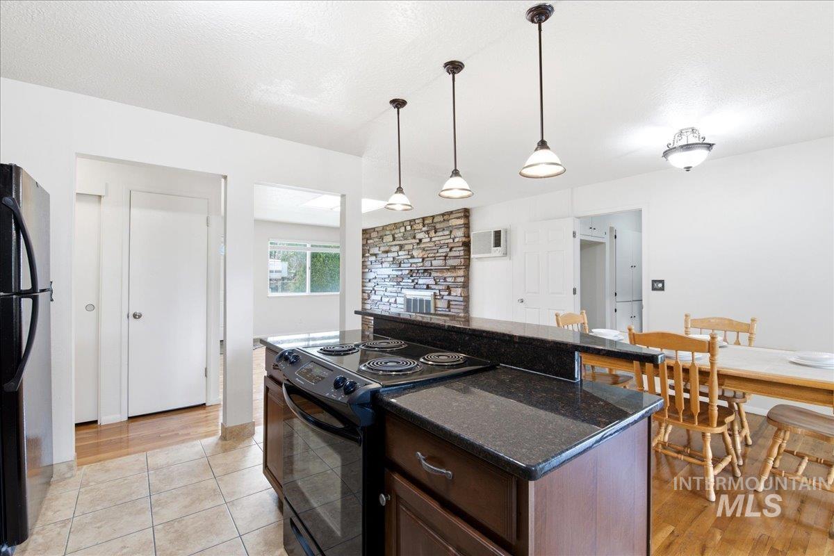 1118 W Howard St, Boise, Idaho 83706, 3 Bedrooms, 1.5 Bathrooms, Residential For Sale, Price $489,001, 98992571