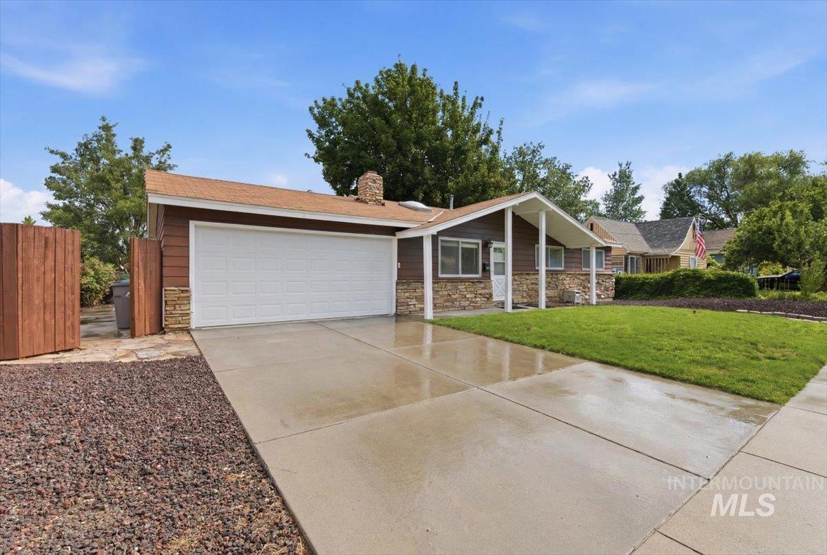 1118 W Howard St, Boise, Idaho 83706, 3 Bedrooms, 1.5 Bathrooms, Residential For Sale, Price $489,001, 98992571