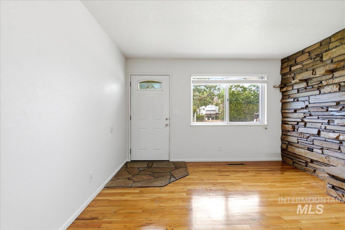1118 W Howard St, Boise, Idaho 83706, 3 Bedrooms, 1.5 Bathrooms, Residential For Sale, Price $489,001, 98992571