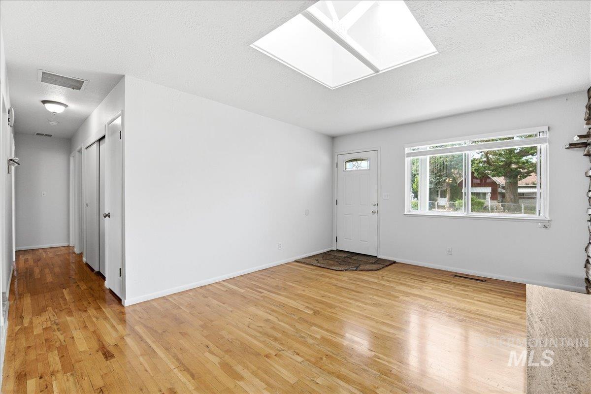 1118 W Howard St, Boise, Idaho 83706, 3 Bedrooms, 1.5 Bathrooms, Residential For Sale, Price $489,001, 98992571