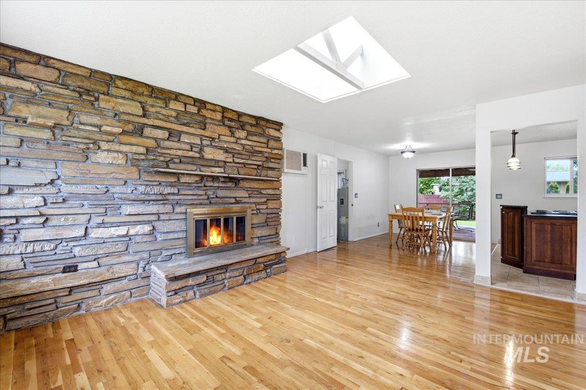 1118 W Howard St, Boise, Idaho 83706, 3 Bedrooms, 1.5 Bathrooms, Residential For Sale, Price $489,001, 98992571