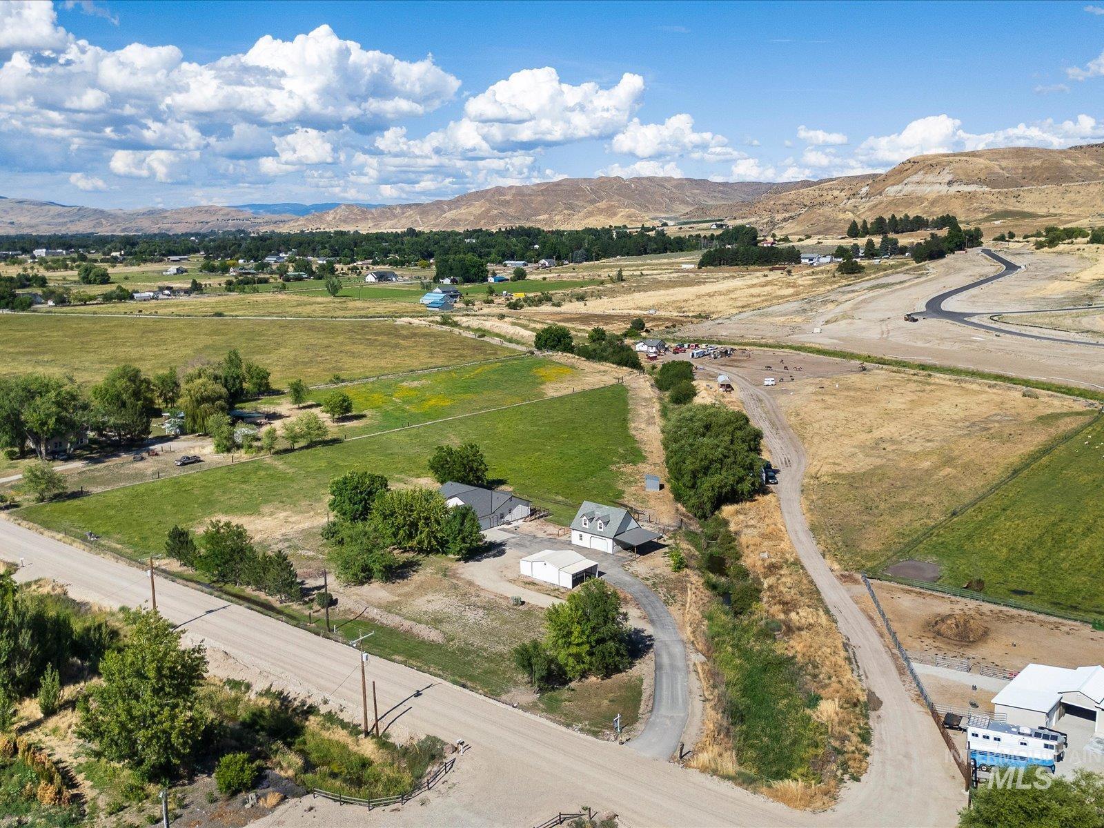 3540 Wills rd, Emmett, Idaho 83617, 3 Bedrooms, 2 Bathrooms, Residential For Sale, Price $725,000, 98992574