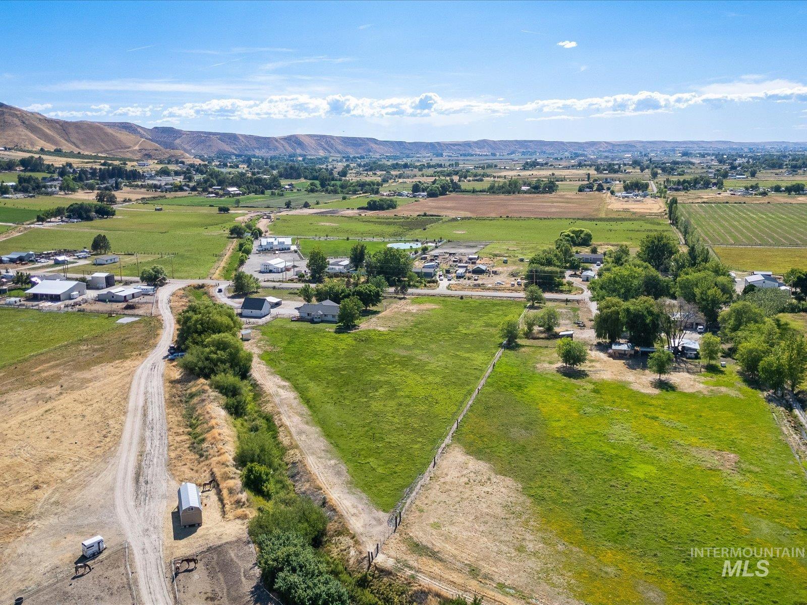 3540 Wills rd, Emmett, Idaho 83617, 3 Bedrooms, 2 Bathrooms, Residential For Sale, Price $725,000, 98992574