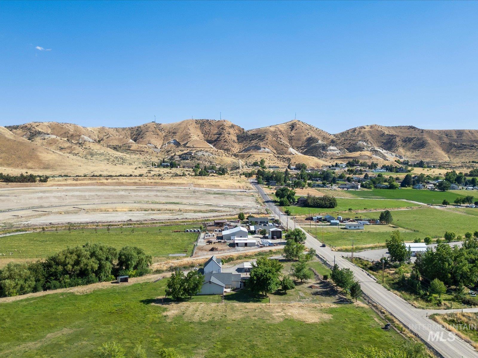 3540 Wills rd, Emmett, Idaho 83617, 3 Bedrooms, 2 Bathrooms, Residential For Sale, Price $725,000, 98992574