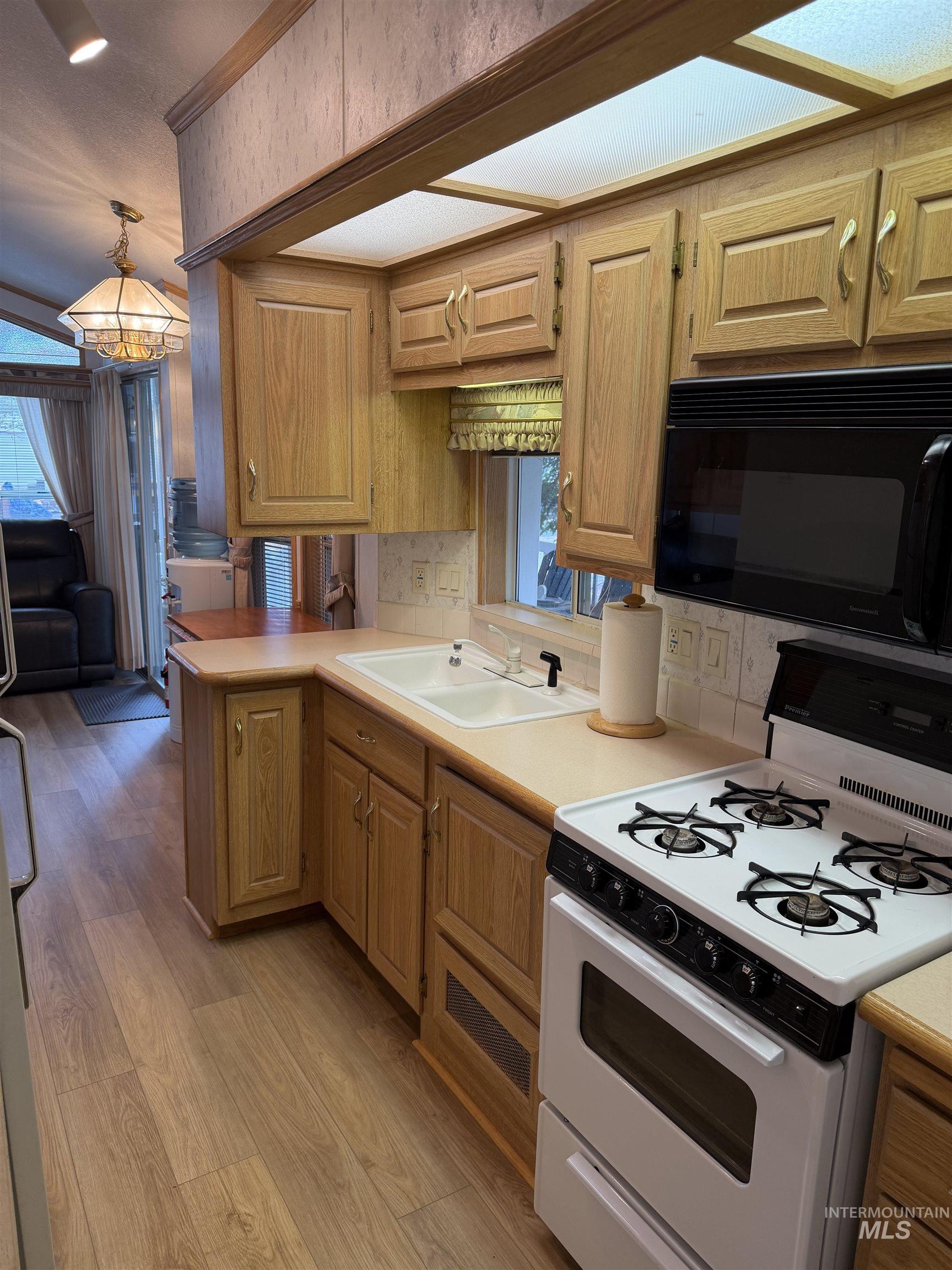 514 Sawyer St, Cascade, Idaho 83611, 1 Bedroom, 1 Bathroom, Residential For Sale, Price $260,000, 98992577