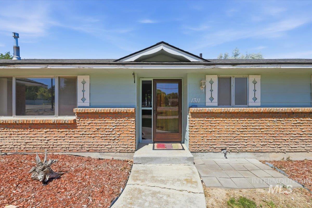1311 N Middleton Rd, Nampa, Idaho 83651, 3 Bedrooms, 2 Bathrooms, Residential For Sale, Price $525,000, 98992581