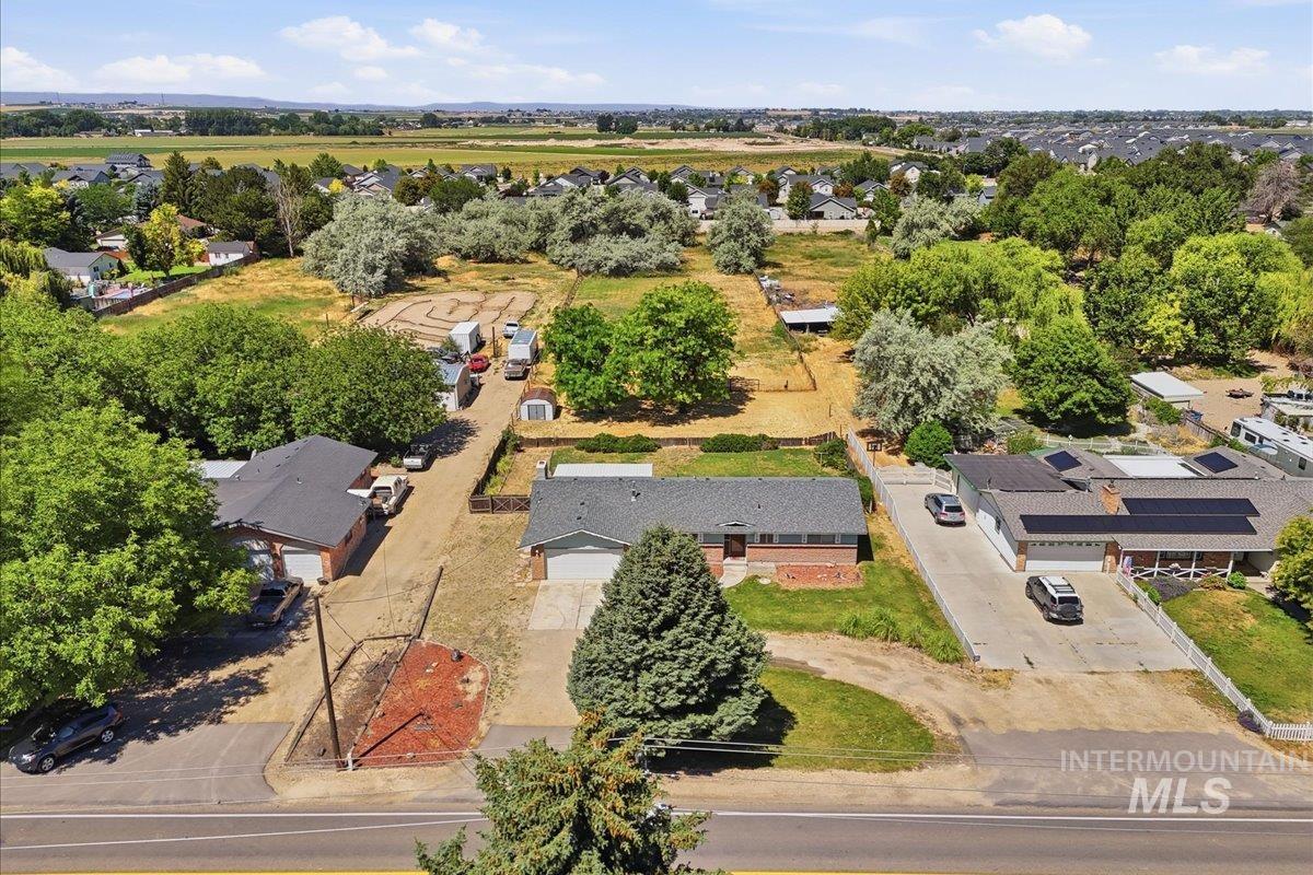 1311 N Middleton Rd, Nampa, Idaho 83651, 3 Bedrooms, 2 Bathrooms, Residential For Sale, Price $525,000, 98992581
