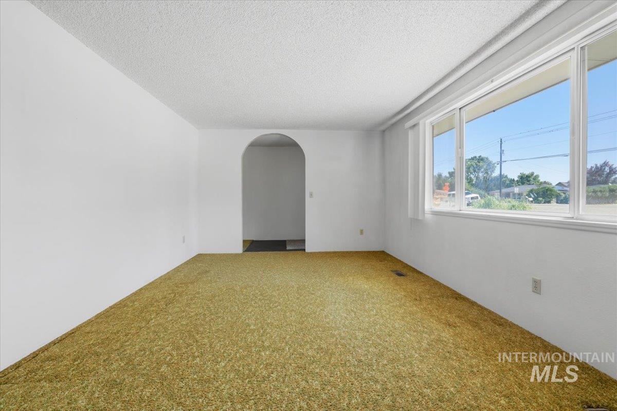 1311 N Middleton Rd, Nampa, Idaho 83651, 3 Bedrooms, 2 Bathrooms, Residential For Sale, Price $525,000, 98992581