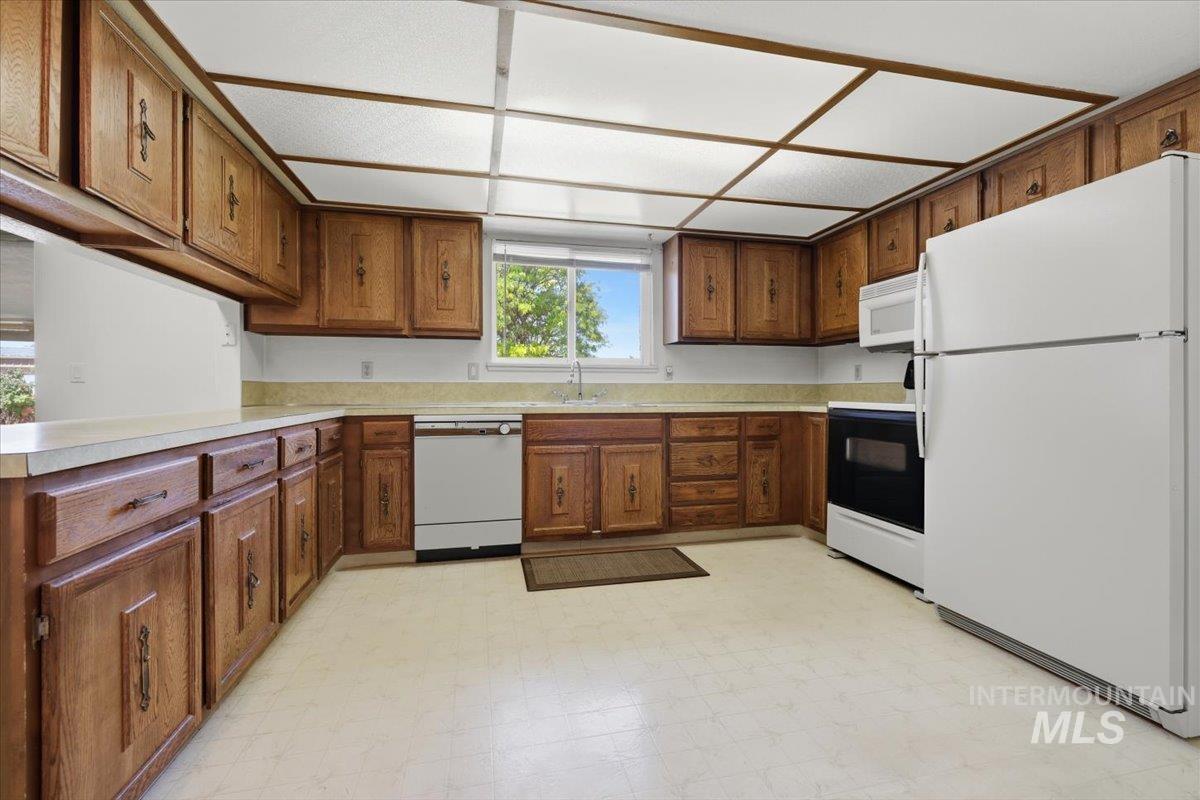 1311 N Middleton Rd, Nampa, Idaho 83651, 3 Bedrooms, 2 Bathrooms, Residential For Sale, Price $525,000, 98992581
