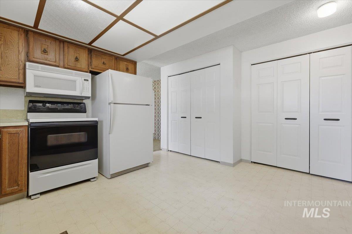 1311 N Middleton Rd, Nampa, Idaho 83651, 3 Bedrooms, 2 Bathrooms, Residential For Sale, Price $525,000, 98992581