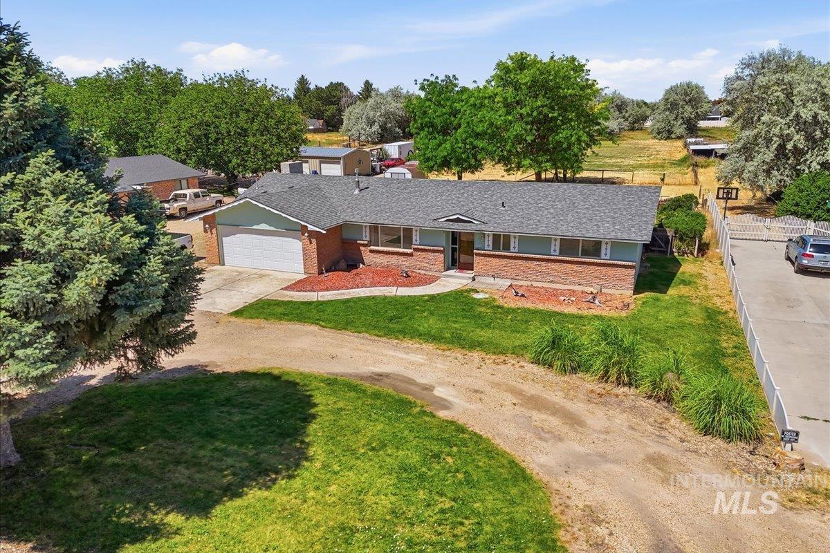 1311 N Middleton Rd, Nampa, Idaho 83651, 3 Bedrooms, 2 Bathrooms, Residential For Sale, Price $525,000, 98992581