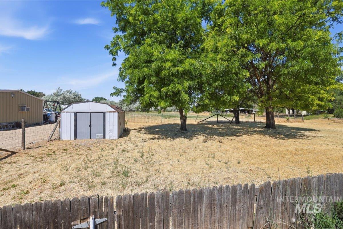 1311 N Middleton Rd, Nampa, Idaho 83651, 3 Bedrooms, 2 Bathrooms, Residential For Sale, Price $525,000, 98992581