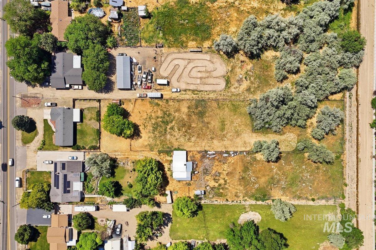 1311 N Middleton Rd, Nampa, Idaho 83651, 3 Bedrooms, 2 Bathrooms, Residential For Sale, Price $525,000, 98992581
