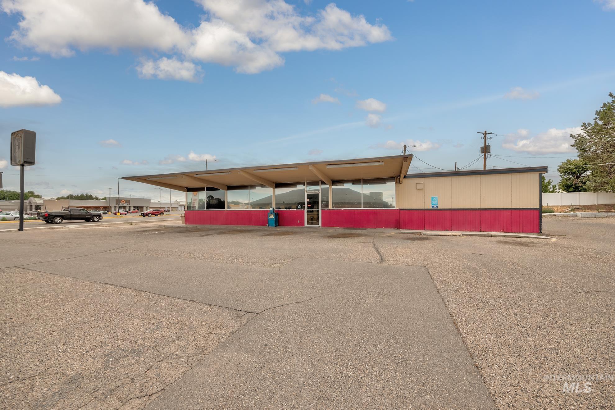 1281 SW 4th Ave, Ontario, Oregon 97914, Business/Commercial For Sale, Price $220,000,MLS 98992585