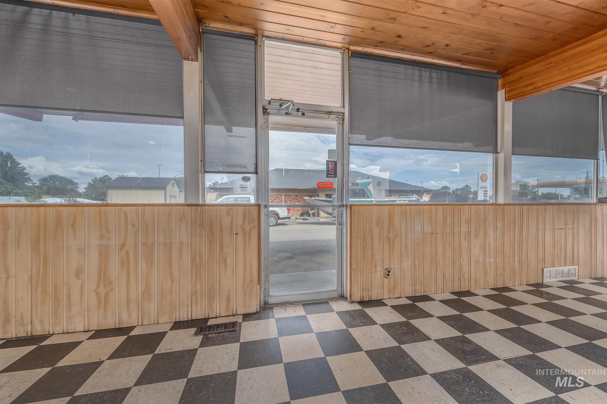 1281 SW 4th Ave, Ontario, Oregon 97914, Business/Commercial For Sale, Price $220,000,MLS 98992585