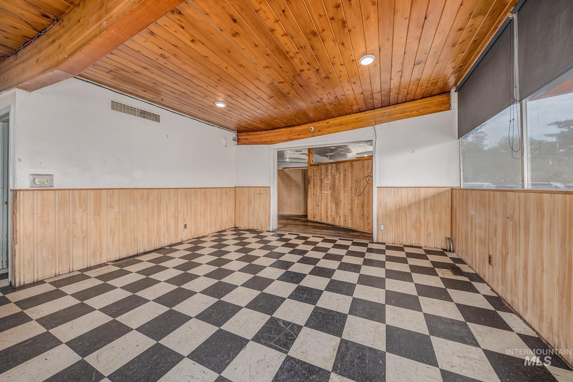 1281 SW 4th Ave, Ontario, Oregon 97914, Business/Commercial For Sale, Price $220,000,MLS 98992585