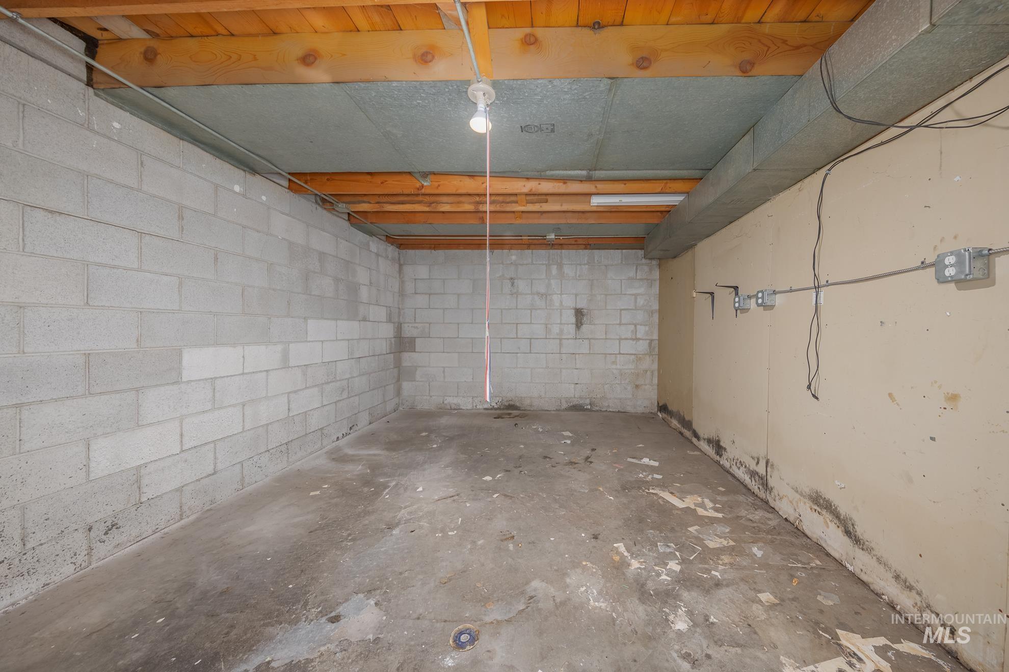 1281 SW 4th Ave, Ontario, Oregon 97914, Business/Commercial For Sale, Price $220,000,MLS 98992585