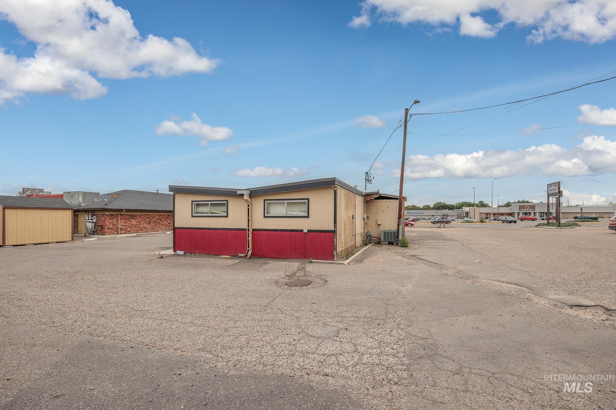1281 SW 4th Ave, Ontario, Oregon 97914, Business/Commercial For Sale, Price $220,000,MLS 98992585