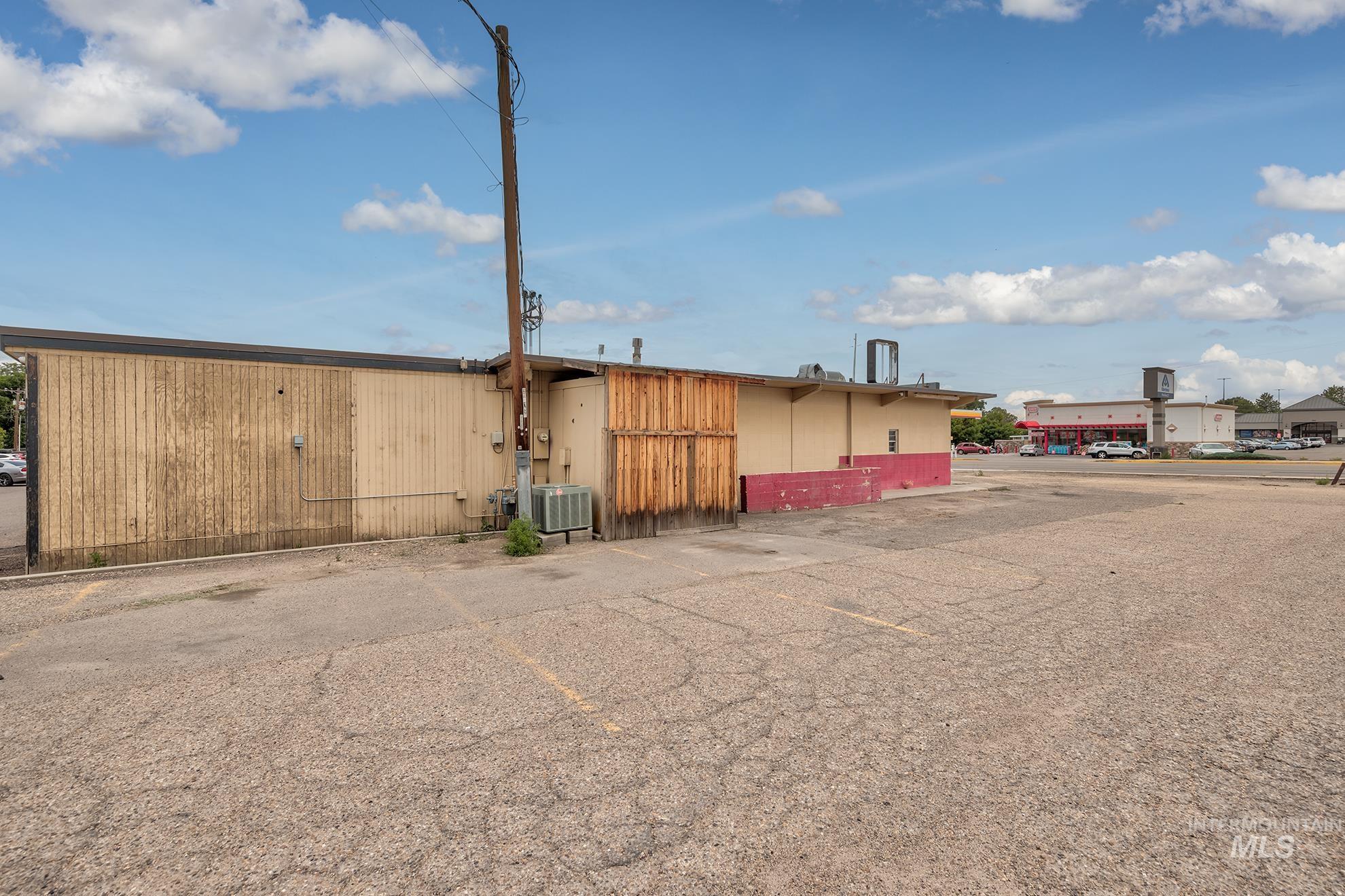1281 SW 4th Ave, Ontario, Oregon 97914, Business/Commercial For Sale, Price $220,000,MLS 98992585