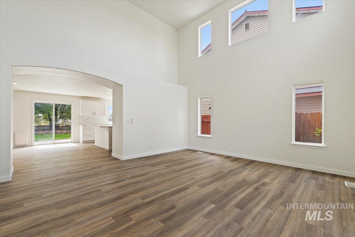 5418 Barkley, Caldwell, Idaho 83607, 4 Bedrooms, 2.5 Bathrooms, Residential For Sale, Price $419,900, 98992595