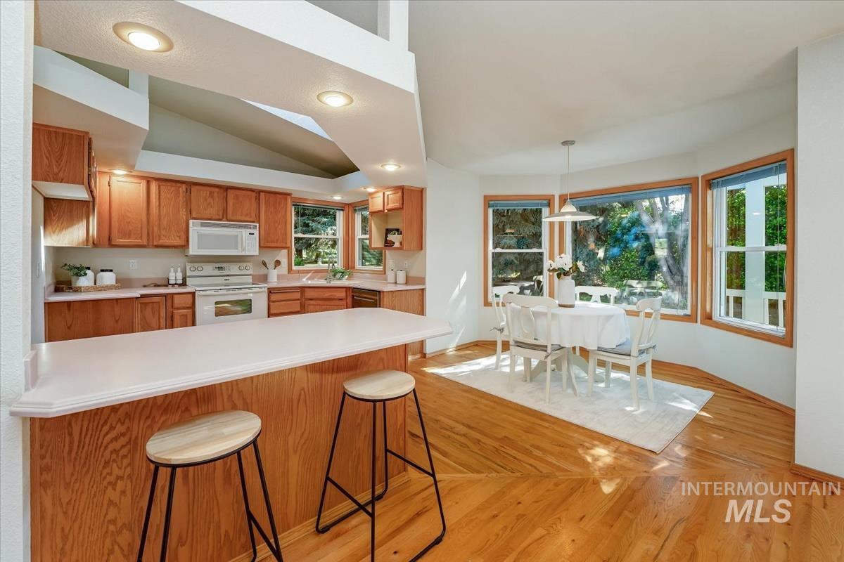 706 N Harvey Ln, Eagle, Idaho 83616, 3 Bedrooms, 2 Bathrooms, Residential For Sale, Price $619,000, 98992596