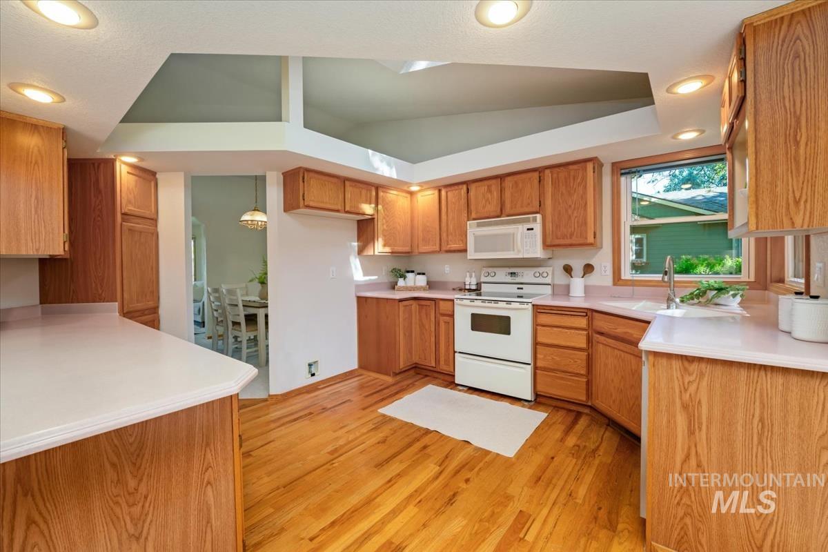 706 N Harvey Ln, Eagle, Idaho 83616, 3 Bedrooms, 2 Bathrooms, Residential For Sale, Price $619,000, 98992596