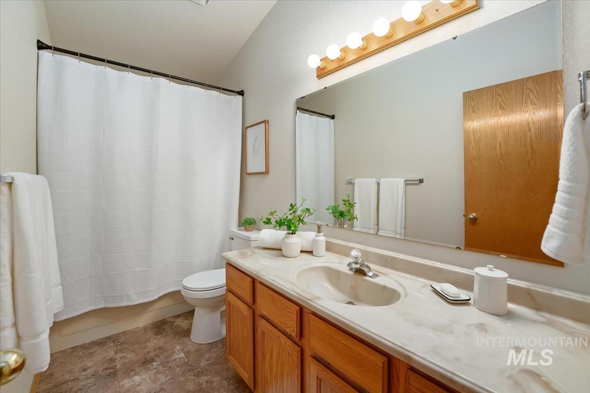706 N Harvey Ln, Eagle, Idaho 83616, 3 Bedrooms, 2 Bathrooms, Residential For Sale, Price $619,000, 98992596