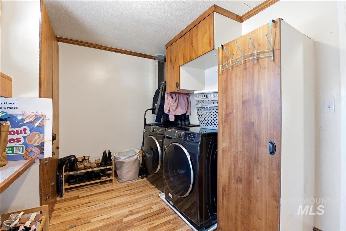 2415 Iowa Ave, Caldwell, Idaho 83605, 3 Bedrooms, 2 Bathrooms, Residential For Sale, Price $340,000,MLS 98992600
