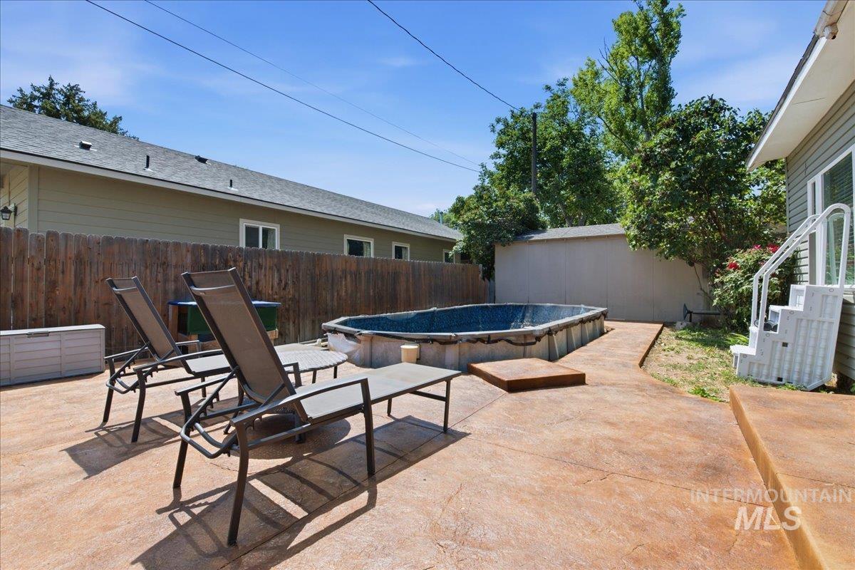 2415 Iowa Ave, Caldwell, Idaho 83605, 3 Bedrooms, 2 Bathrooms, Residential For Sale, Price $340,000,MLS 98992600