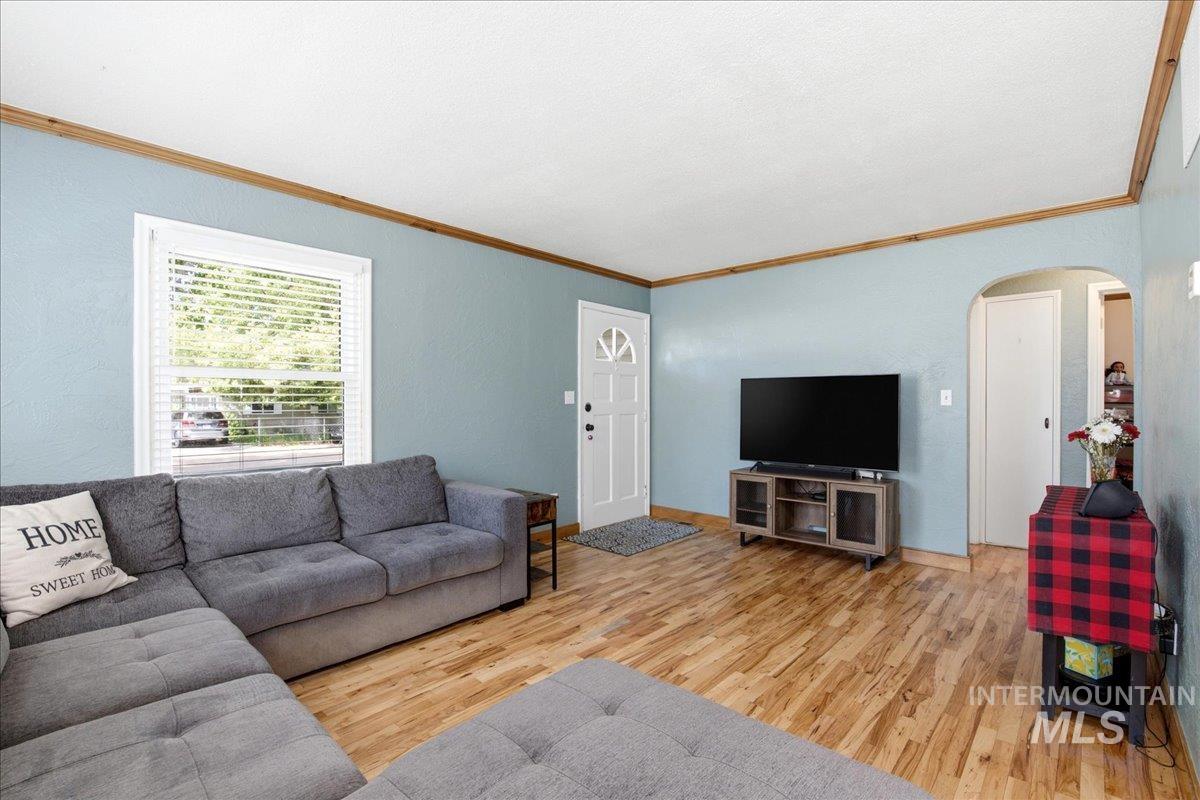 2415 Iowa Ave, Caldwell, Idaho 83605, 3 Bedrooms, 2 Bathrooms, Residential For Sale, Price $340,000,MLS 98992600