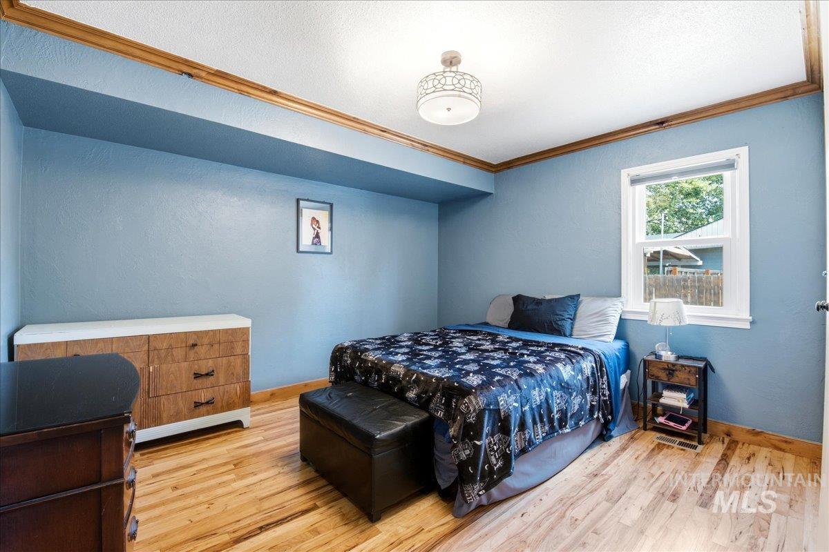 2415 Iowa Ave, Caldwell, Idaho 83605, 3 Bedrooms, 2 Bathrooms, Residential For Sale, Price $340,000,MLS 98992600