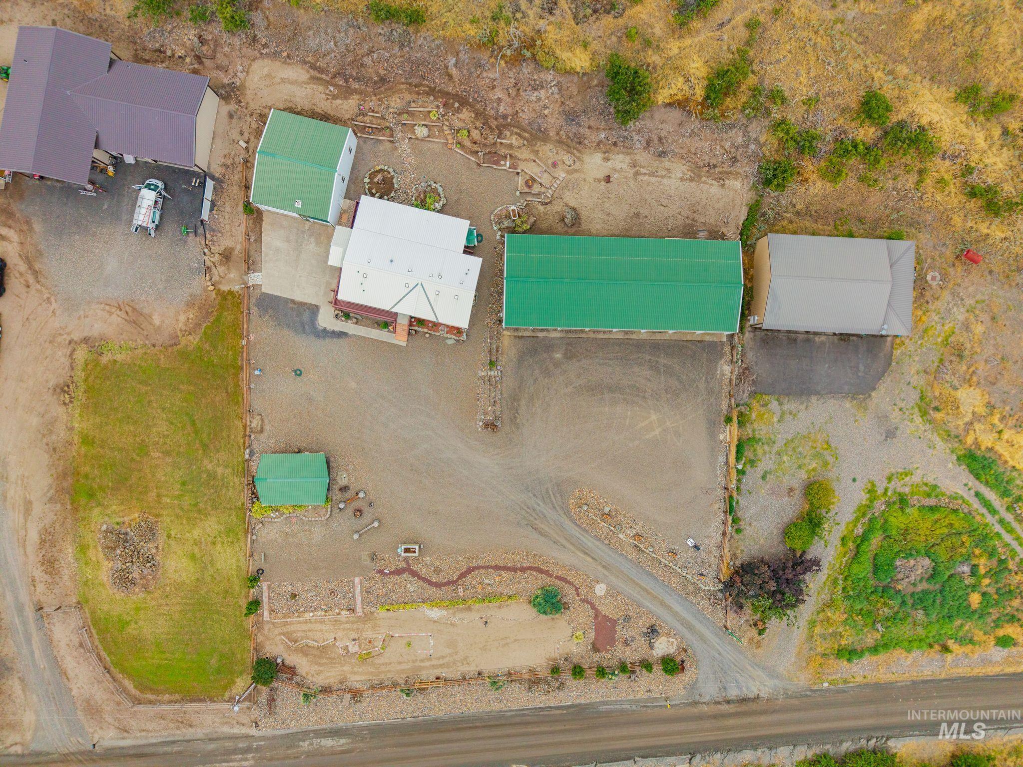 31018 Snake River Rd, Asotin, Washington 99402, 2 Bedrooms, 2 Bathrooms, Residential For Sale, Price $950,000, 98992602