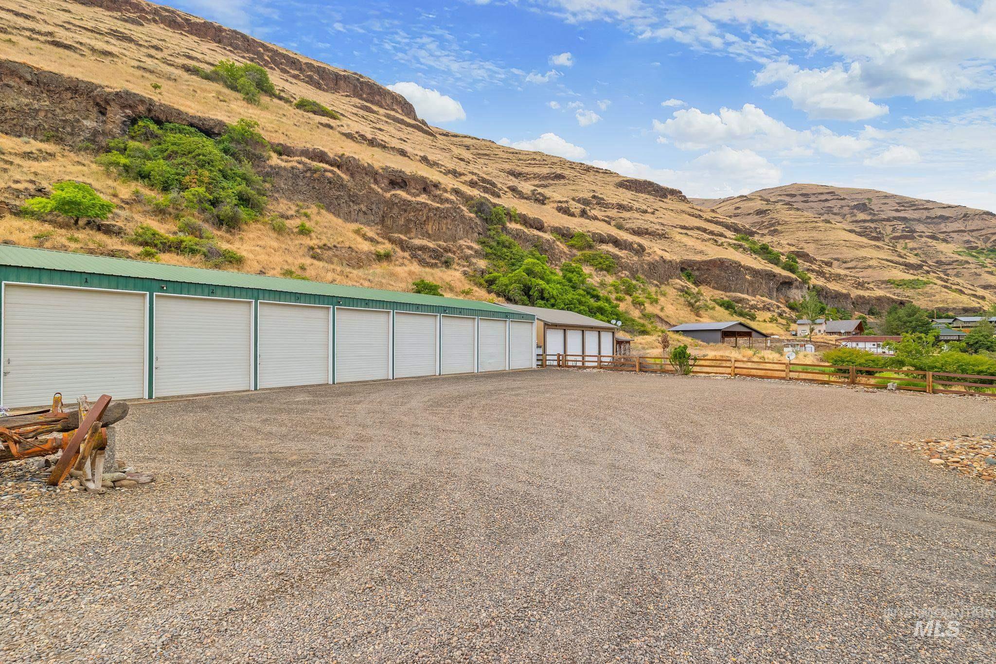 31018 Snake River Rd, Asotin, Washington 99402, 2 Bedrooms, 2 Bathrooms, Residential For Sale, Price $950,000, 98992602