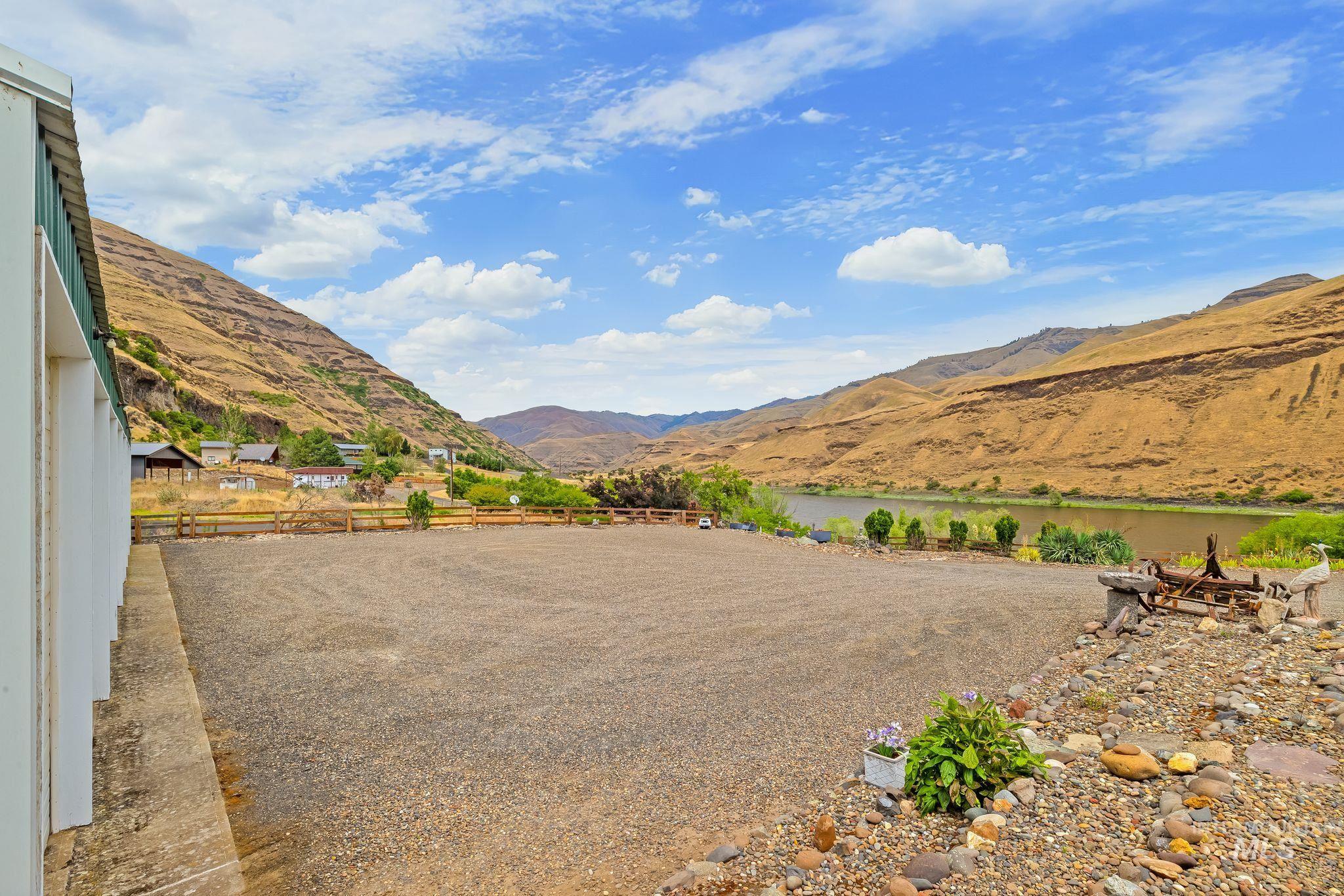 31018 Snake River Rd, Asotin, Washington 99402, 2 Bedrooms, 2 Bathrooms, Residential For Sale, Price $950,000, 98992602